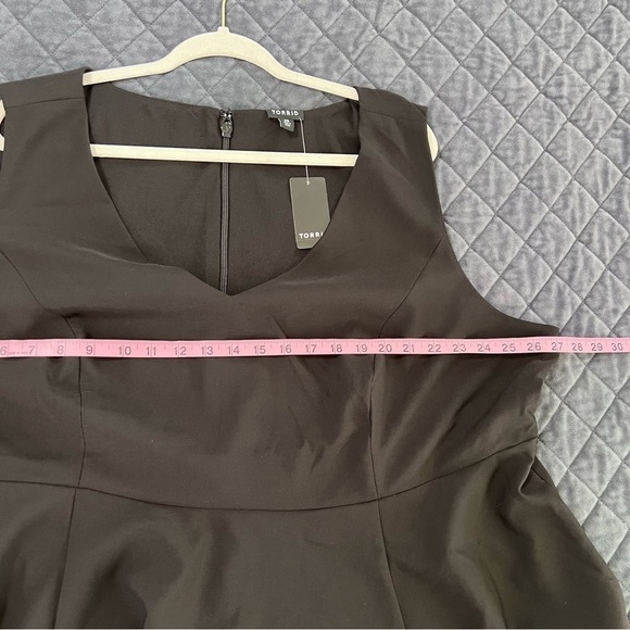 Torrid Dress Women 26 Skater Crepe Black Sleeveless Fit & Flared Studio DD - Picture 5 of 9